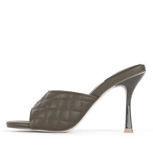 NWT $79 *NEW* (8.5) Jeffrey Campbell Olive Quilted Mule
